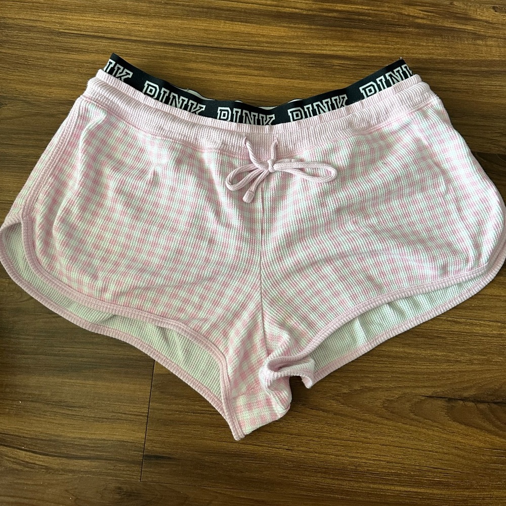 pink shorts